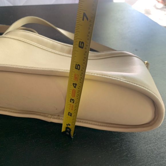 Coach Adjustable strap small shoulder bag - Picture 10 of 10